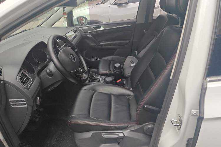 Used Volkswagen Golf Sportsvan 2016 230TSI Automatic Trend Edition Left Front Seat