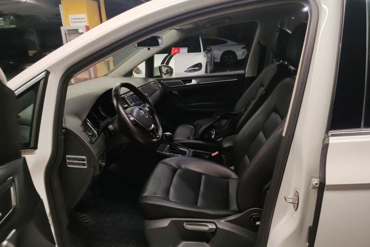 Used Volkswagen Golf Sportsvan 2016 230TSI Automatic Trend Edition Left Front Seat