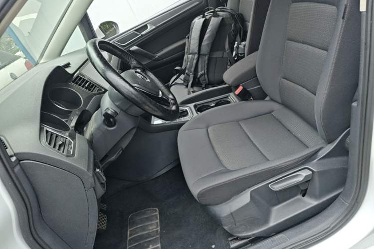 Used Volkswagen Golf Sportsvan 2016 230TSI Automatic Trend Edition Left Front Seat