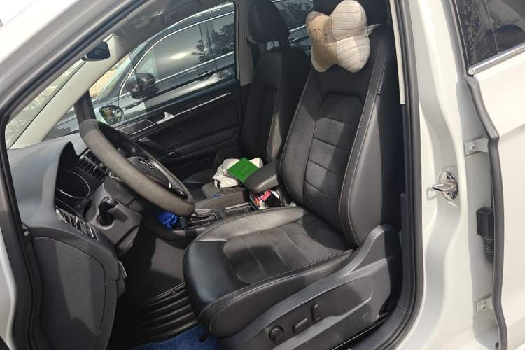 Used Volkswagen Golf Sportsvan 2016 280TSI Automatic Luxury Model Left Front Seat
