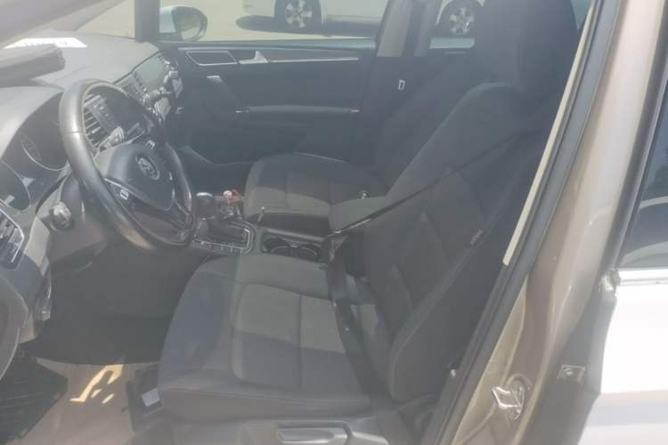 Used Volkswagen Golf Sportsvan 2016 230TSI Automatic Trend Edition Left Front Seat