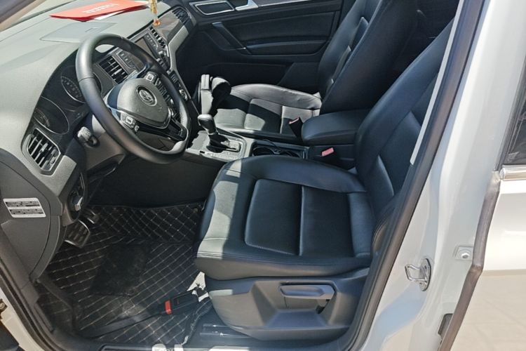 Used Volkswagen Golf Sportsvan 2016 230TSI Automatic Trend Edition Left Front Seat