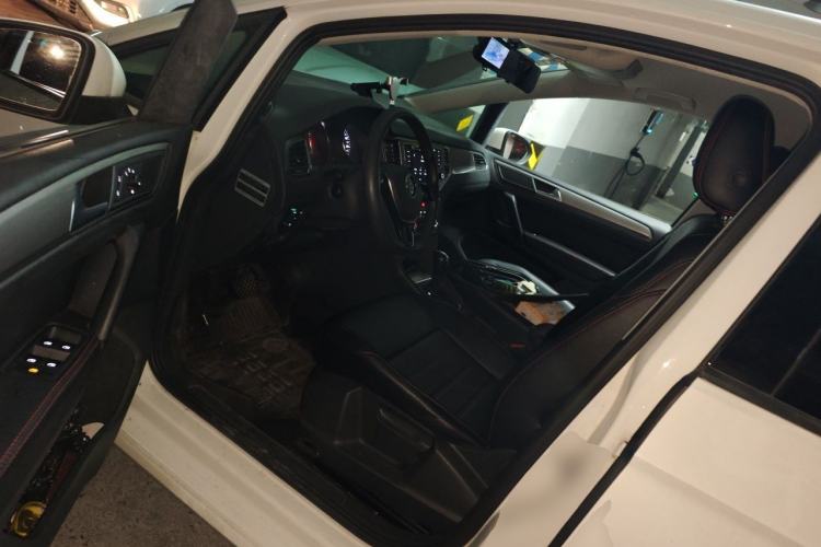 Used Volkswagen Golf Sportsvan 2016 1.6L Automatic Comfort Model Left Front Seat