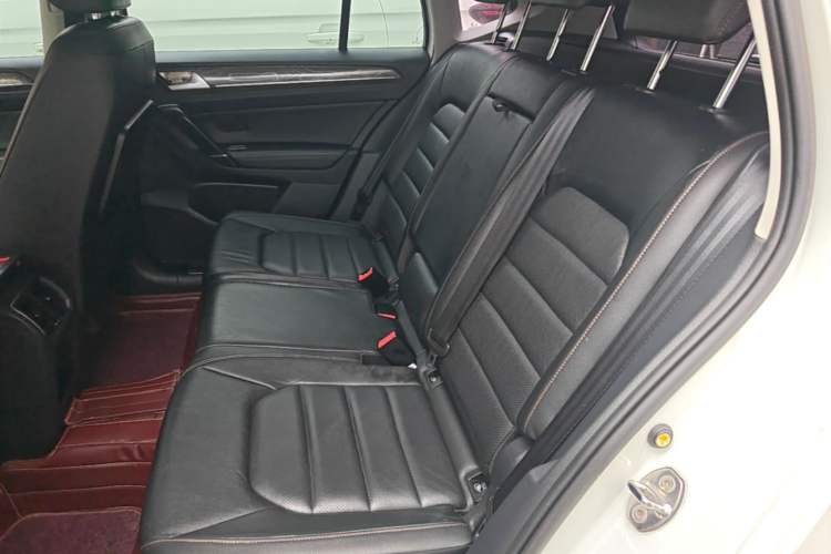 Used Volkswagen Golf Sportsvan 2016 230TSI Automatic Luxury Version Left Rear Seat