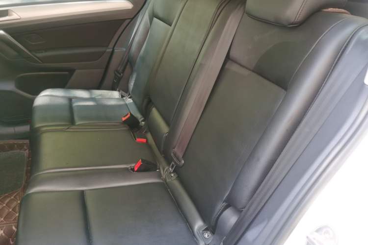 Used Volkswagen Golf Sportsvan 2016 1.6L Automatic Comfort Model Left Rear Seat