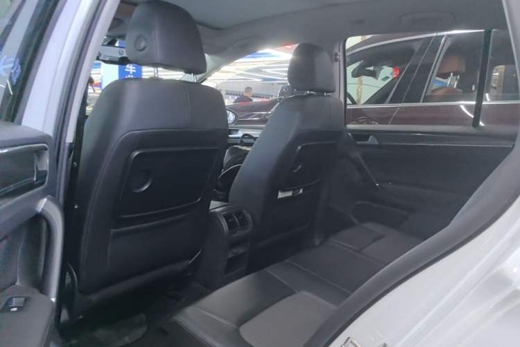 Used Volkswagen Golf Sportsvan 2016 230TSI Automatic Trend Edition Left Rear Seat