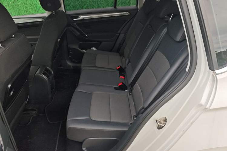 Used Volkswagen Golf Sportsvan 2016 230TSI Automatic Trend Edition Left Rear Seat