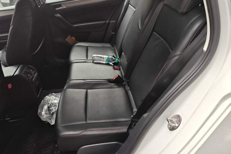 Used Volkswagen Golf Sportsvan 2016 1.6L Automatic Comfort Model Left Rear Seat