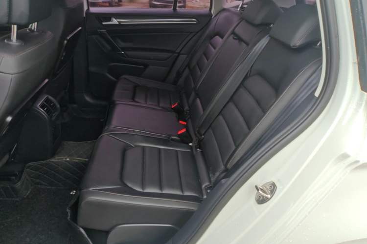 Used Volkswagen Golf Sportsvan 2016 280TSI Automatic Luxury Model Left Rear Seat