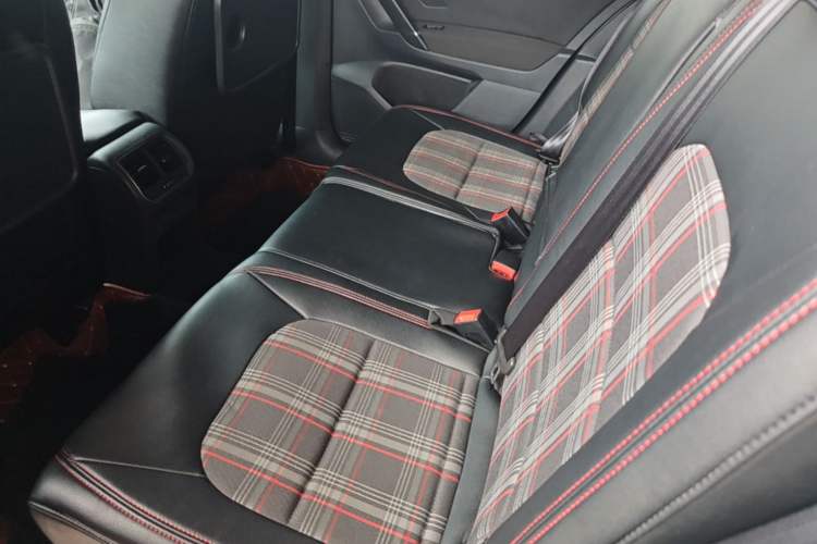 Used Volkswagen Golf Sportsvan 2016 230TSI Automatic Trend Edition Left Rear Seat