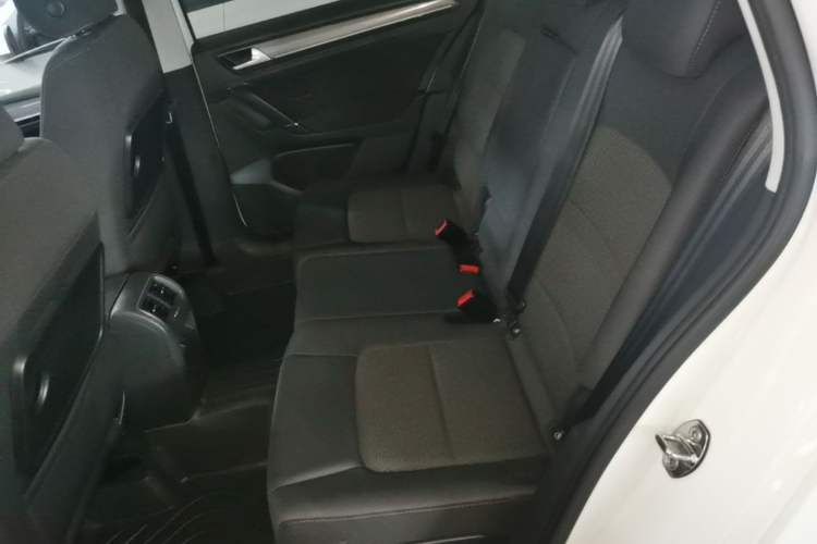Used Volkswagen Golf Sportsvan 2016 230TSI Automatic Trend Edition Left Rear Seat