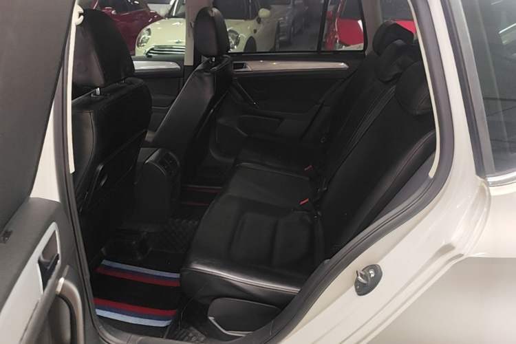 Used Volkswagen Golf Sportsvan 2016 180TSI Automatic Trend Model Left Rear Seat