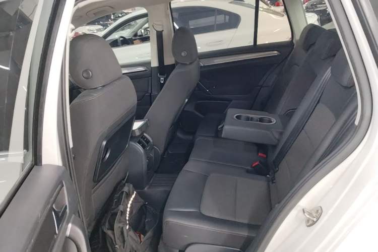 Used Volkswagen Golf Sportsvan 2016 230TSI Automatic Trend Edition Left Rear Seat