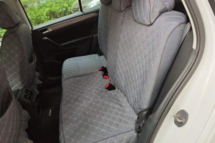 Used Volkswagen Golf Sportsvan 2016 1.6L Automatic Comfort Model Left Rear Seat