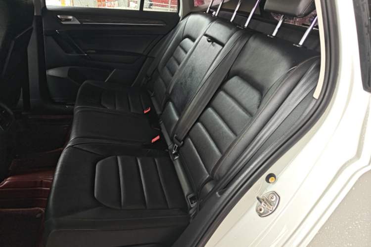 Used Volkswagen Golf Sportsvan 2016 230TSI Automatic Luxury Version Left Rear Seat