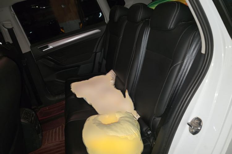 Used Volkswagen Golf Sportsvan 2016 1.6L Automatic Comfort Model Left Rear Seat