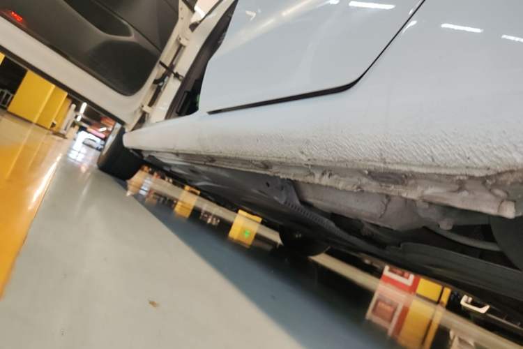 Used Volkswagen Golf Sportsvan 2016 230TSI Automatic Trend Edition Left Side Sill