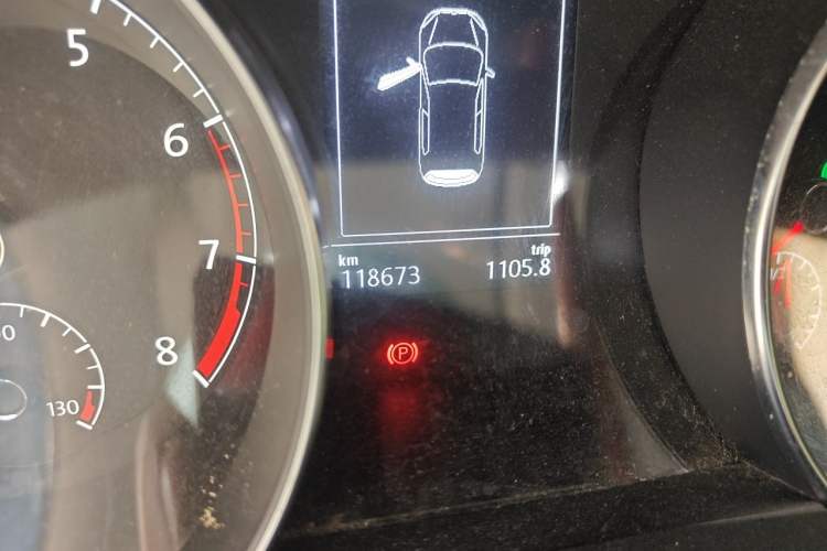 Used Volkswagen Golf Sportsvan 2016 230TSI Automatic Trend Edition Odometer Close Up