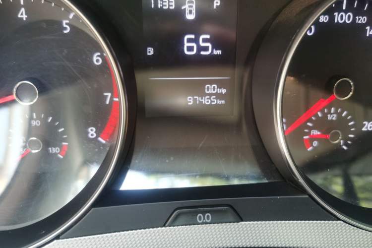 Used Volkswagen Golf Sportsvan 2016 1.6L Automatic Comfort Model Odometer Close Up