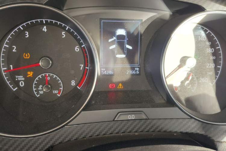 Used Volkswagen Golf Sportsvan 2016 280TSI Automatic Luxury Model Odometer Close Up