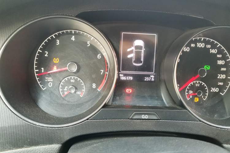Used Volkswagen Golf Sportsvan 2016 230TSI Automatic Trend Edition Odometer Close Up