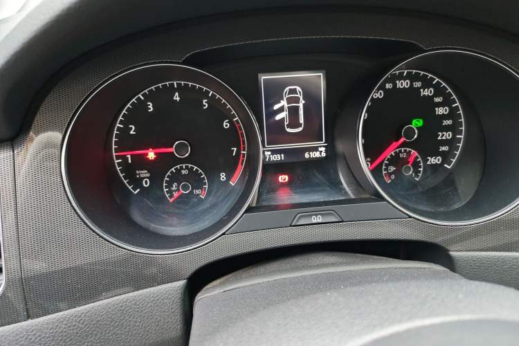 Used Volkswagen Golf Sportsvan 2016 230TSI Automatic Trend Edition Odometer Close Up