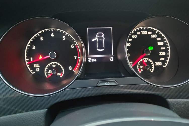 Used Volkswagen Golf Sportsvan 2016 230TSI Automatic Luxury Version Odometer Close Up