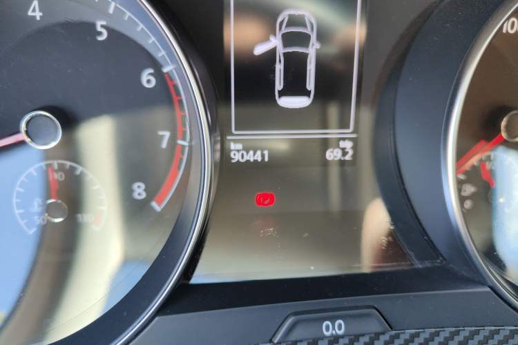 Used Volkswagen Golf Sportsvan 2016 280TSI Automatic Luxury Model Odometer Close Up