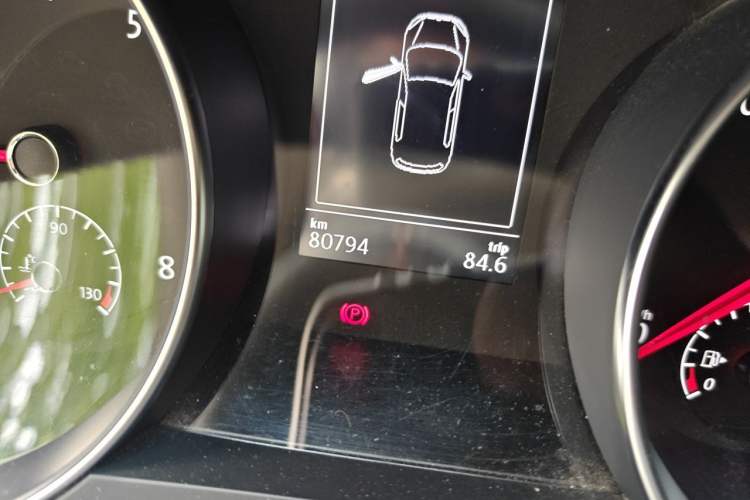 Used Volkswagen Golf Sportsvan 2016 280TSI Automatic Luxury Model Odometer Close Up