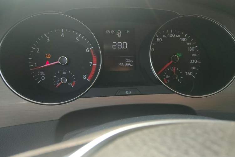 Used Volkswagen Golf Sportsvan 2016 1.6L Automatic Comfort Model Odometer Close Up