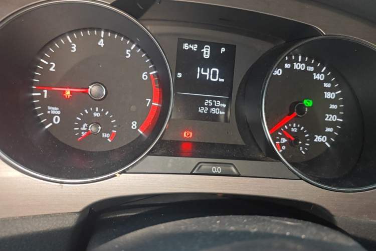 Used Volkswagen Golf Sportsvan 2016 1.6L Automatic Comfort Model Odometer Close Up