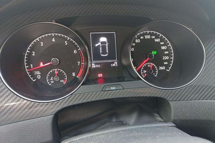 Used Volkswagen Golf Sportsvan 2016 280TSI Automatic Luxury Model Odometer Close Up