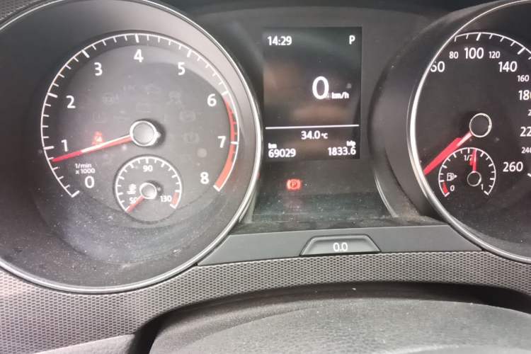 Used Volkswagen Golf Sportsvan 2016 230TSI Automatic Trend Edition Odometer Close Up