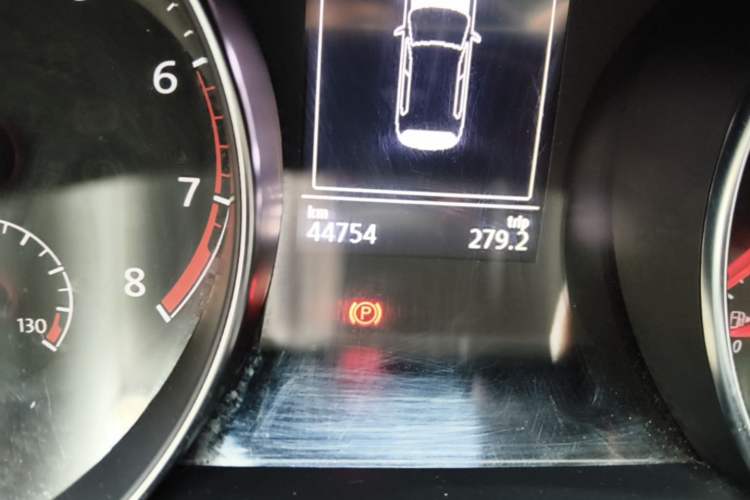 Used Volkswagen Golf Sportsvan 2016 230TSI Automatic Trend Edition Odometer Close Up