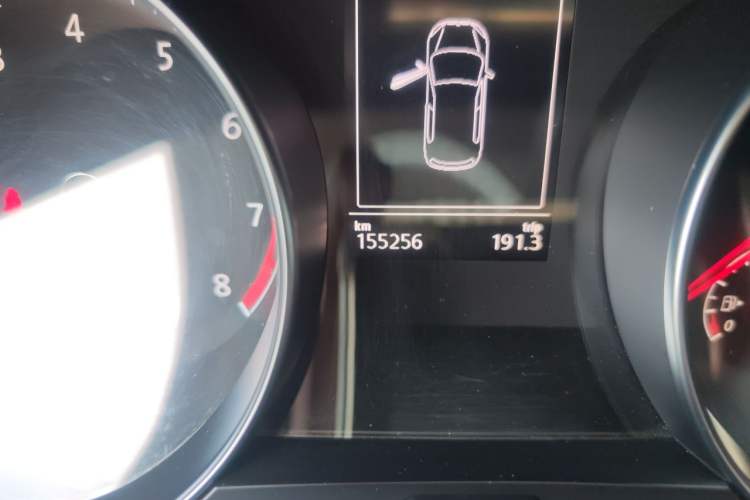 Used Volkswagen Golf Sportsvan 2016 230TSI Automatic Trend Edition Odometer Close Up