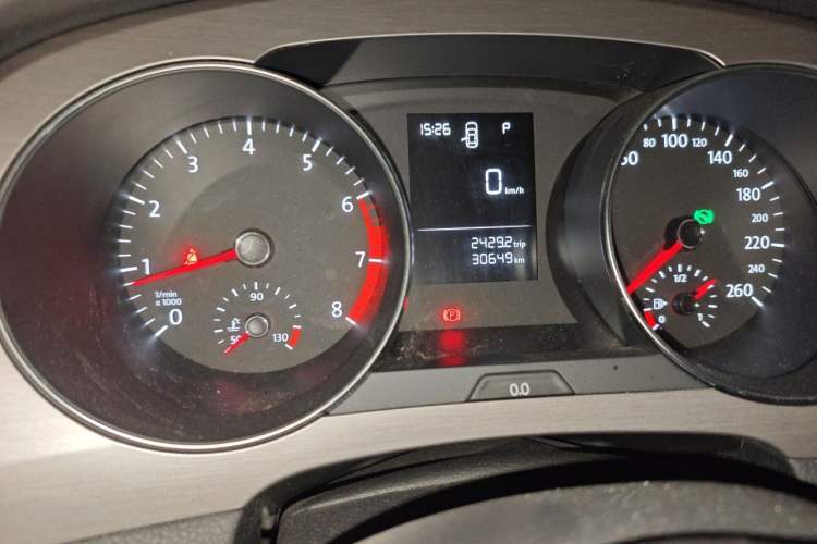 Used Volkswagen Golf Sportsvan 2016 1.6L Automatic Comfort Model Odometer Close Up