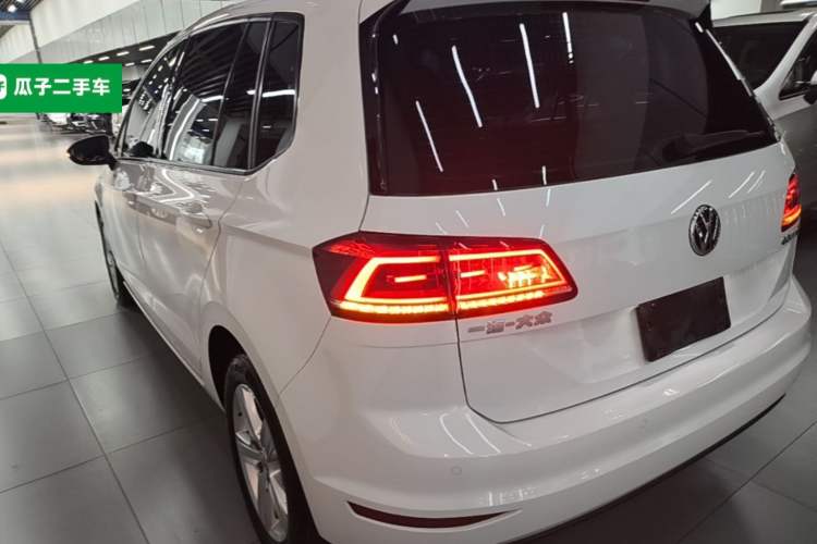 Used Volkswagen Golf Sportsvan 2016 1.6L Automatic Comfort Model Rear Left 45 Deg