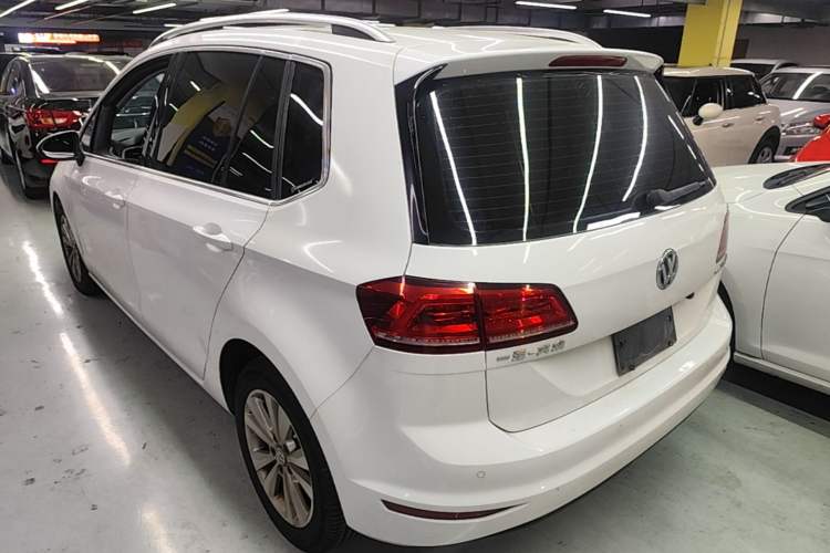 Used Volkswagen Golf Sportsvan 2016 180TSI Automatic Trend Model Rear Left 45 Deg