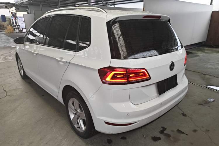 Used Volkswagen Golf Sportsvan 2016 1.6L Automatic Comfort Model Rear Left 45 Deg