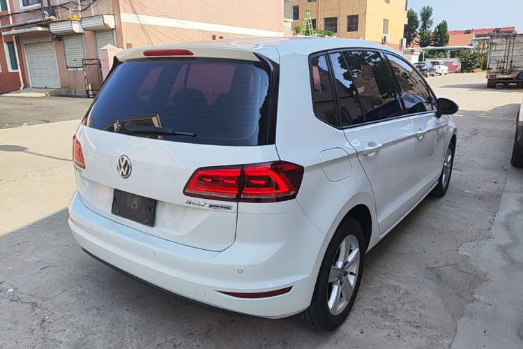 Used Volkswagen Golf Sportsvan 2016 1.6L Automatic Comfort Model Rear Right 45 Deg
