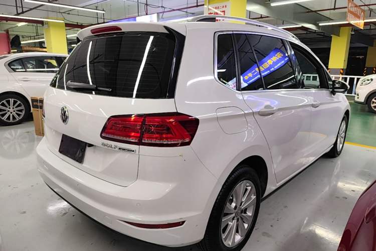 Used Volkswagen Golf Sportsvan 2016 180TSI Automatic Trend Model Rear Right 45 Deg