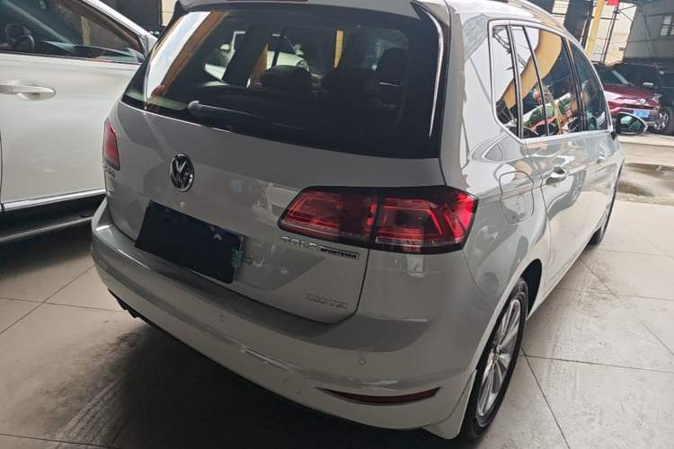Used Volkswagen Golf Sportsvan 2016 230TSI Automatic Trend Edition Rear Right 45 Deg