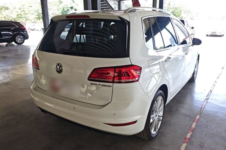 Used Volkswagen Golf Sportsvan 2016 230TSI Automatic Luxury Version Rear Right 45 Deg
