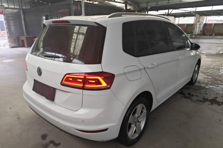 Used Volkswagen Golf Sportsvan 2016 1.6L Automatic Comfort Model Rear Right 45 Deg