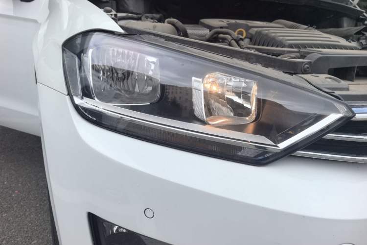 Used Volkswagen Golf Sportsvan 2016 230TSI Automatic Trend Edition Right Front Headlight