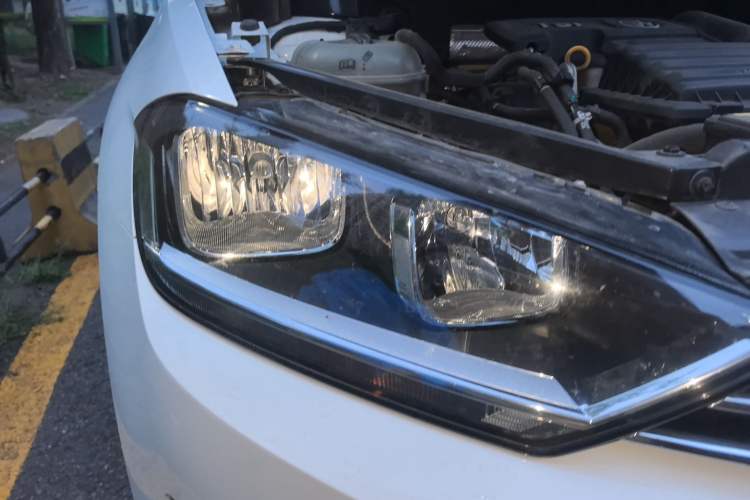 Used Volkswagen Golf Sportsvan 2016 230TSI Automatic Trend Edition Right Front Headlight