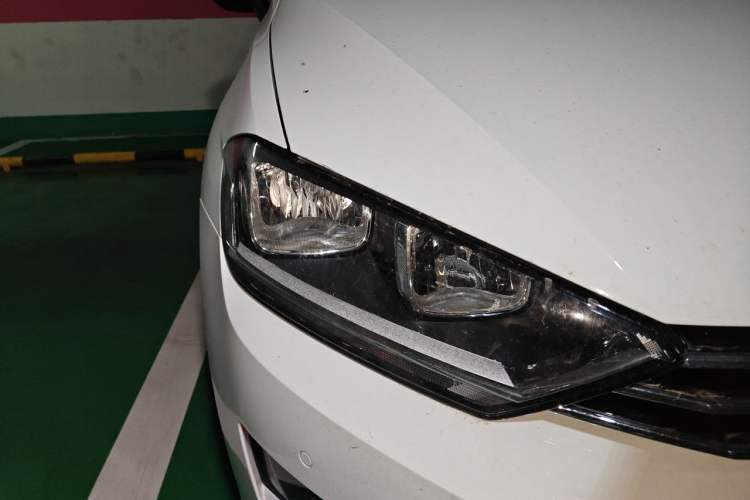 Used Volkswagen Golf Sportsvan 2016 230TSI Manual Entry-Level Trim Right Front Headlight