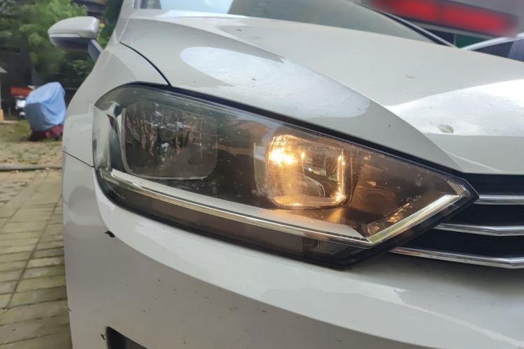 Used Volkswagen Golf Sportsvan 2016 1.6L Automatic Comfort Model Right Front Headlight