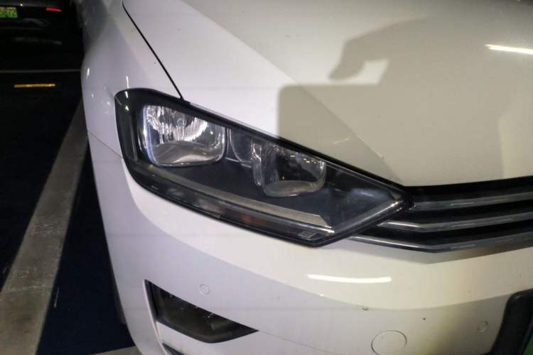 Used Volkswagen Golf Sportsvan 2016 230TSI Automatic Luxury Version Right Front Headlight