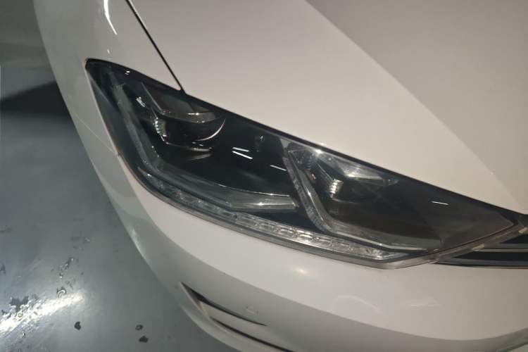 Used Volkswagen Golf Sportsvan 2016 280TSI Automatic Luxury Model Right Front Headlight